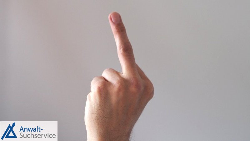 Beleidigungen sind strafbar und können teuer werden Stinkefinger