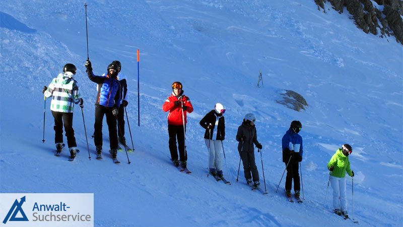Corona: Kann man wegen einer Infektion in Tirol klagen? Skifahrer,Skihang