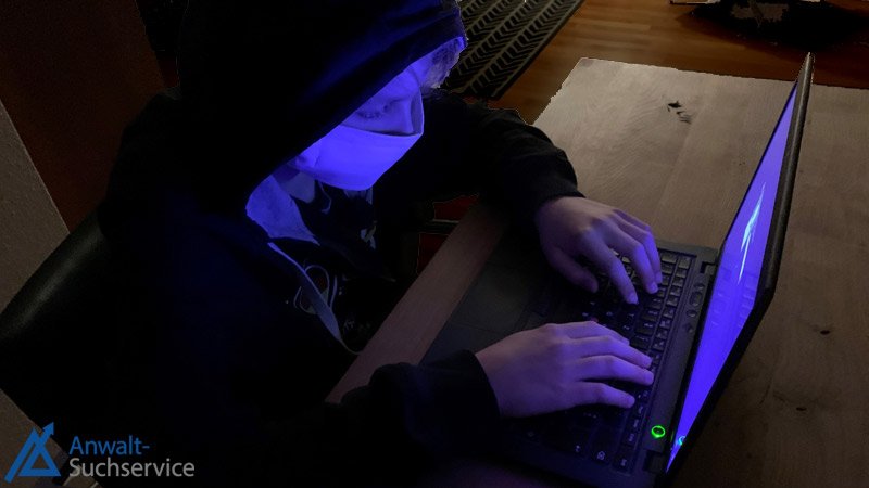 Die Coronakrise bringt neue Betrugsmaschen mit sich. Hacker,Laptop