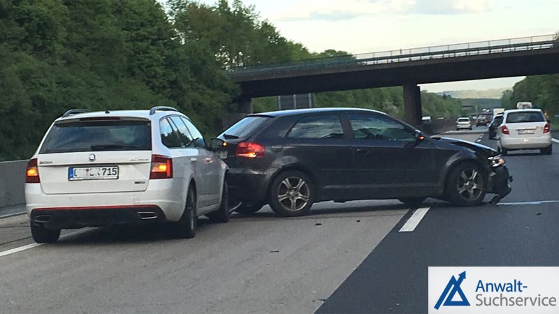 Autos,Verkehrsunfall,Dienstreise