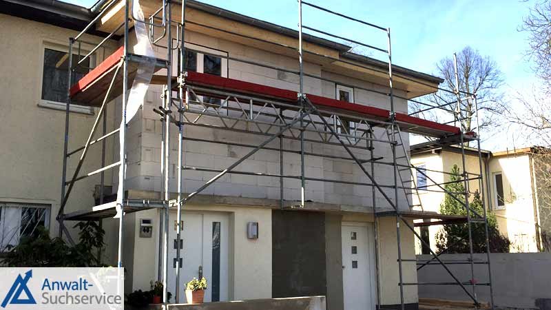 Hausbau: Oft teurer, als gedacht. Haus,Baugerüst