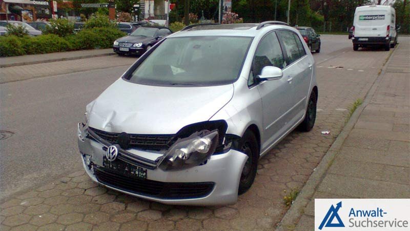 Besorgungen mit fremdem Auto: Was, wenn es zu einem Unfall kommt? Gefälligkeit,geliehenes Auto,Unfall,Gefallen,Haftung