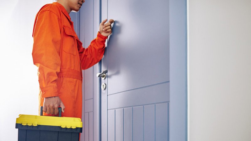 Handwerkerbesuch: Wann muss man die Tür öffnen? Mietwohnung,Handwerker,Duldungspflicht,Modernisierung