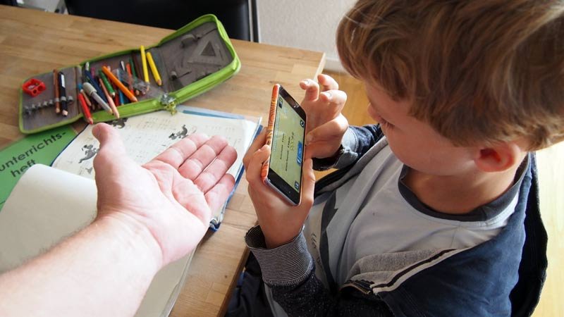 Handy,Smartphone,Schule,Unterricht,Prüfung