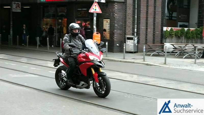 Helmpflicht,Kopfverletzung,Straßenverkehrsbehörde,Ausnahme