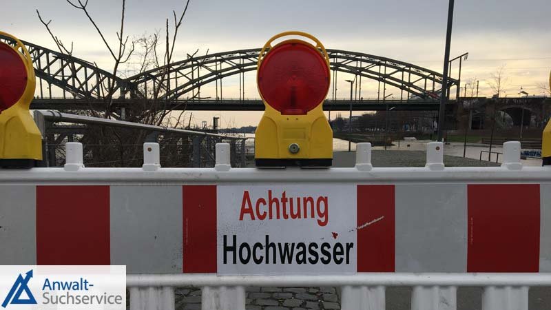 Brücke,Absperrung,Hochwasser,Unwetter