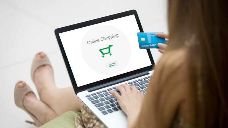 Online Einkaufen: Manchmal geht etwas schief. Frau,Laptop