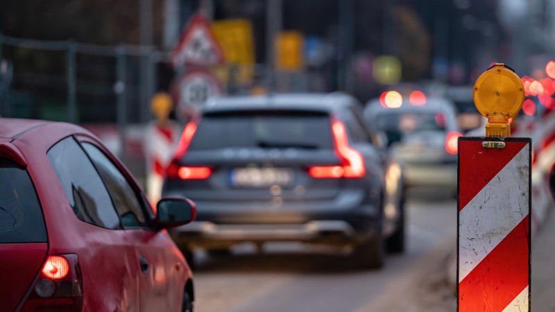 Autos,Baustelle,Autobahn,Unfall,Schaden