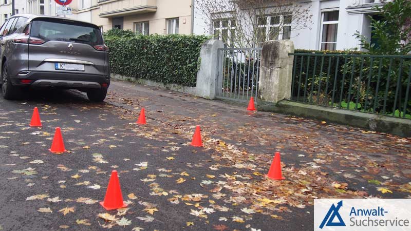 Umzug: Darf man einen Parkplatz mit Stühlen, Kartons etc. freihalten? Umzug: Darf man einen Parkplatz mit Stühlen, Kartons etc. freihalten?
